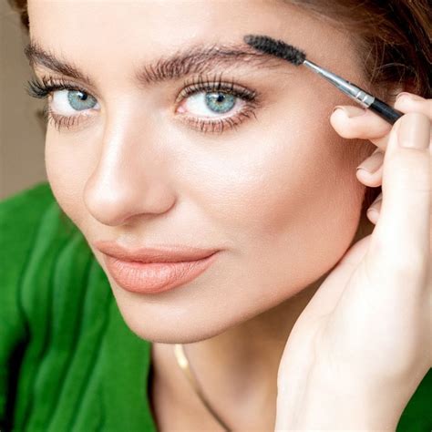 chanel sourcils 2024.